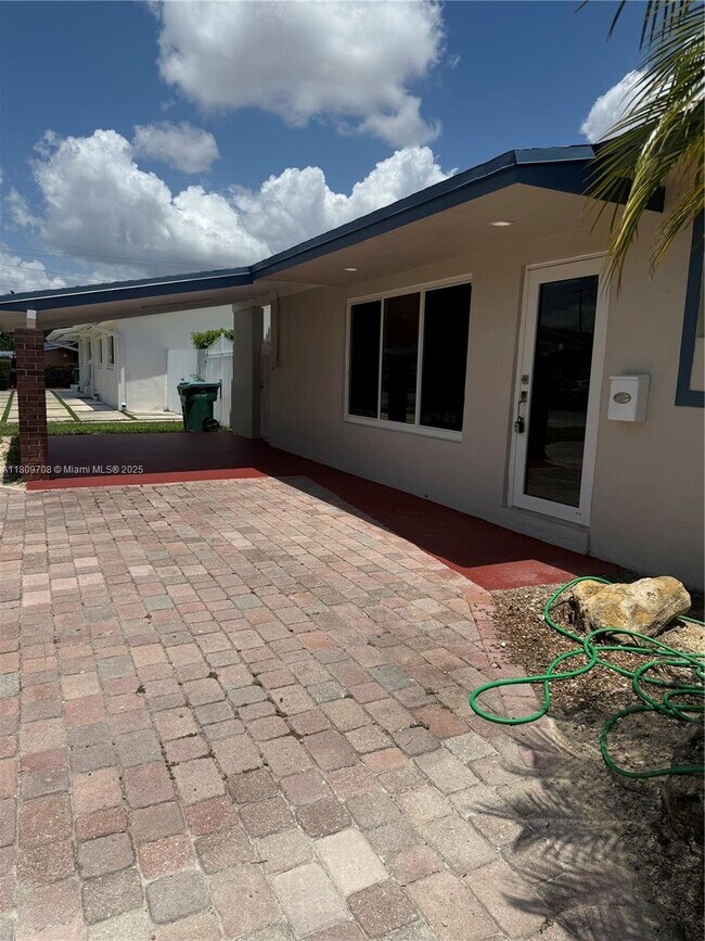 Building Photo - 10471 SW 47th St
