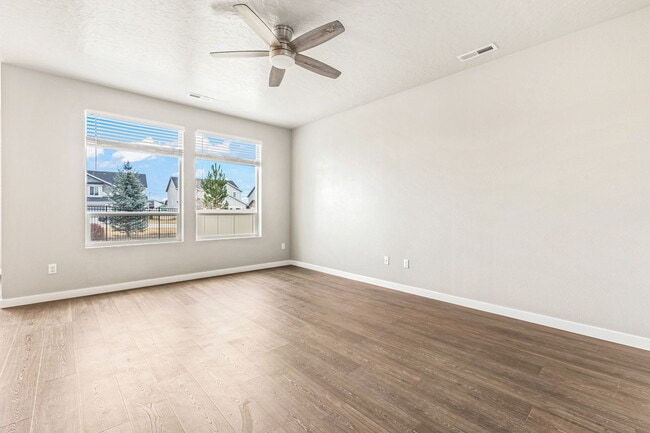 Building Photo - 6852 S Birch Creek Ave