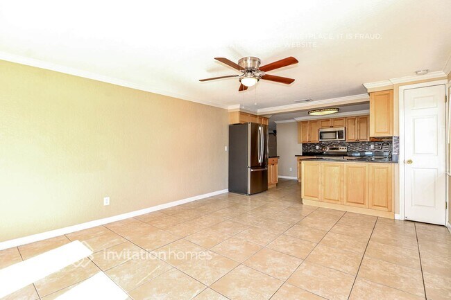 Building Photo - 4048 Sunray Dr