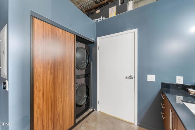 Building Photo - 510 S Hewitt St