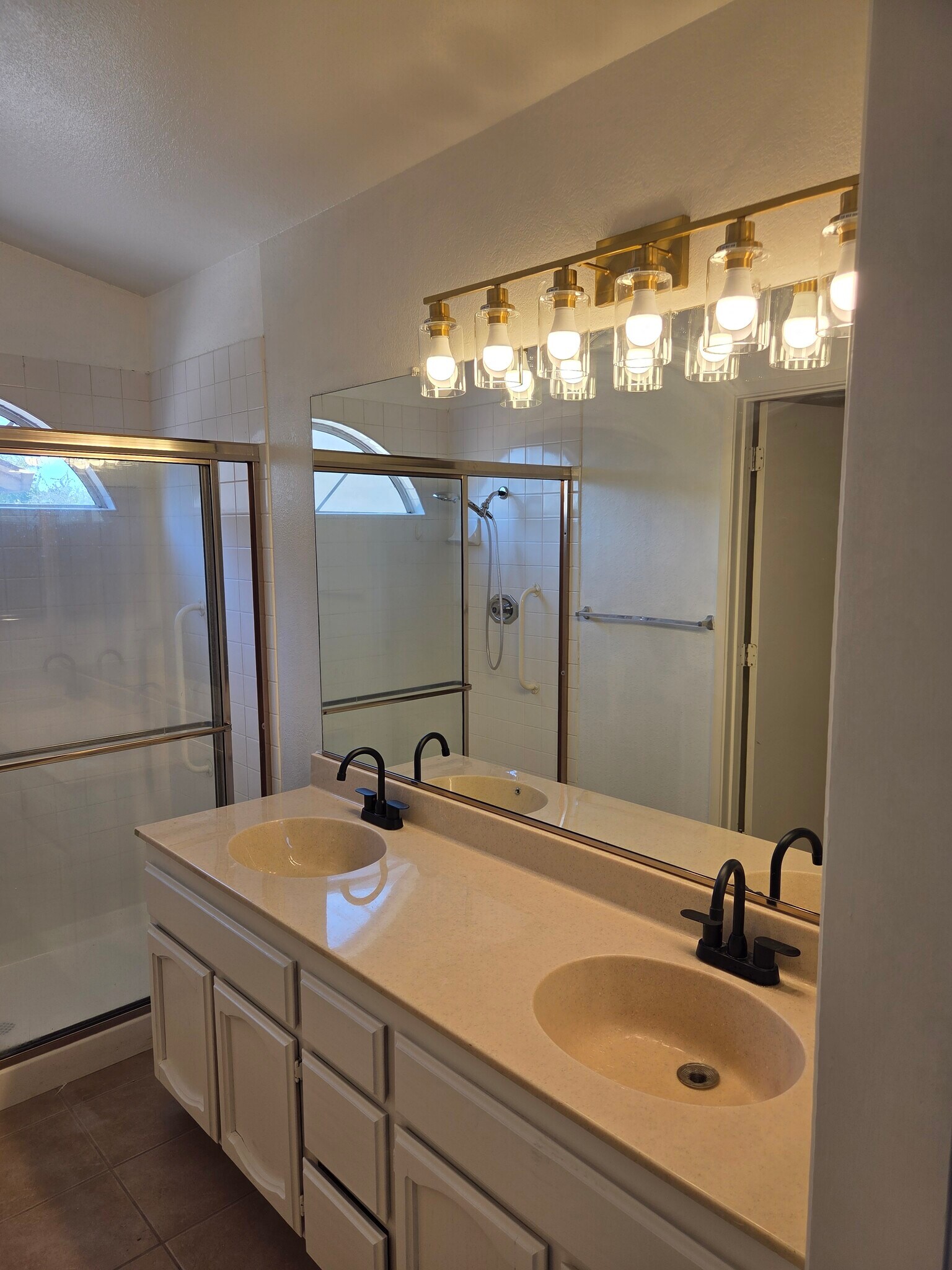 Master Bath - 9131 Colonsay Way