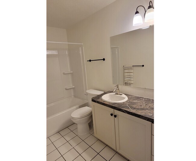 Building Photo - 545 W 600 N