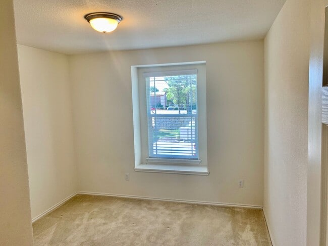 Building Photo - 3 Bedroom, 2.5 Bathroom Home in Cedar Park!