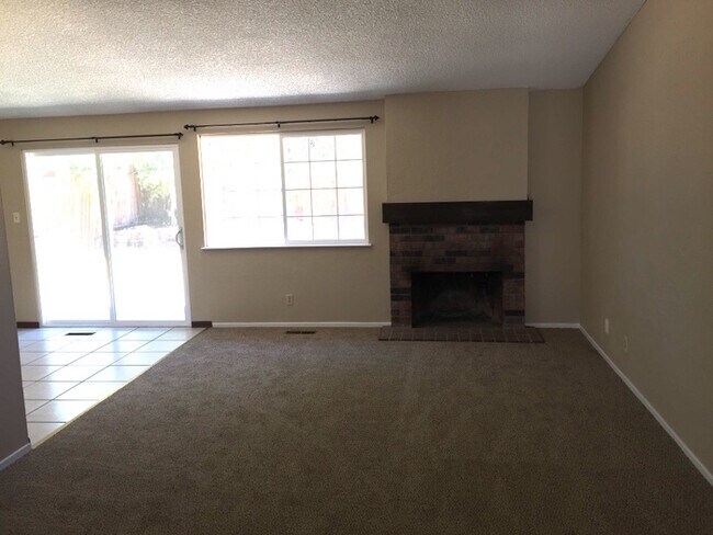 Building Photo - Sparks 4 Bedroom Single Story House - 1 Ca...