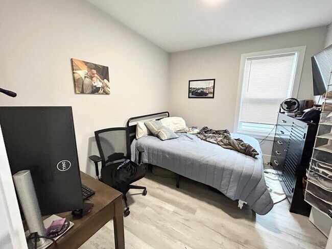 Building Photo - 23 Mt Vernon St