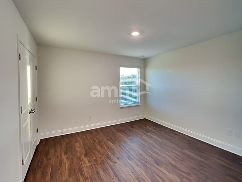 Building Photo - 2764 Sunrise Ct