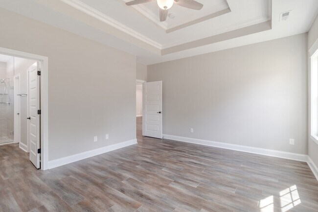 Building Photo - 1558 Hereford Blvd