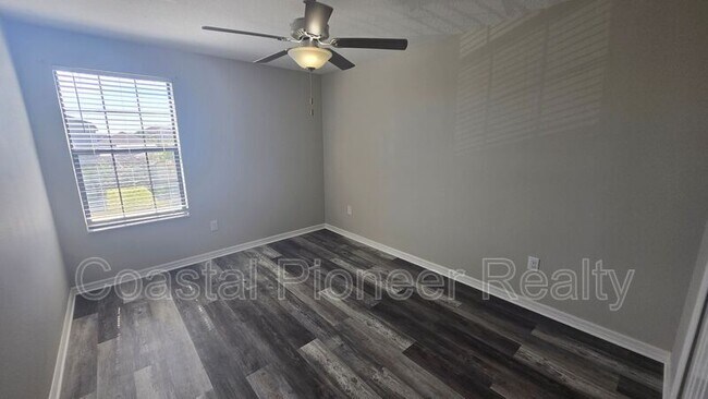 Building Photo - 9613 Sage Creek Dr