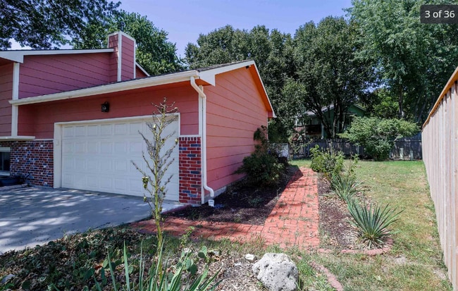 Building Photo - 245 Cherokee Ct