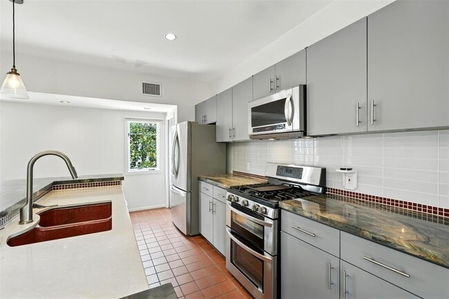 Building Photo - 1385 Arlington St