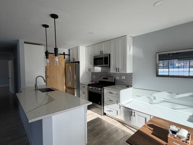 Building Photo - 6S018 Steeple Run Dr