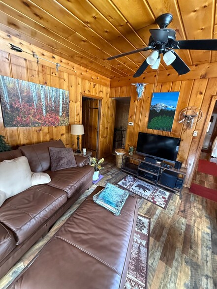 Building Photo - 1503 W US-34