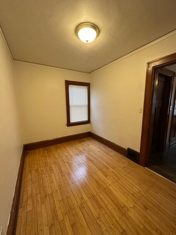 Building Photo - 319 E Montana St
