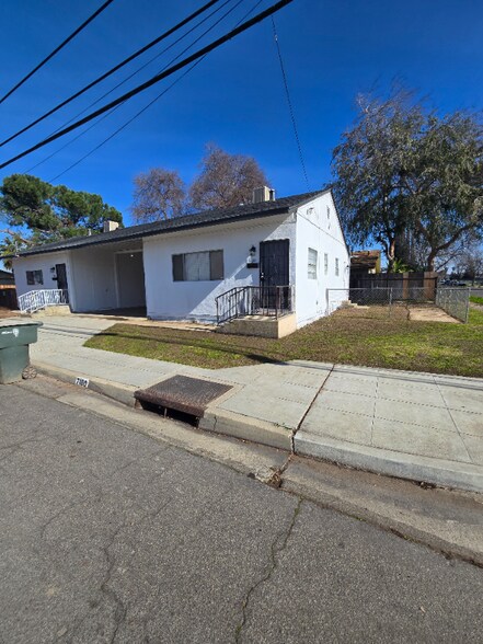 Building Photo - 7160 N Maroa Ave