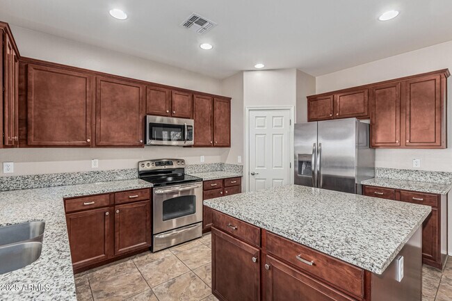 Building Photo - 7255 N 89th Dr