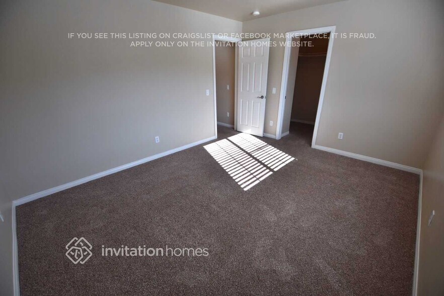 Building Photo - 11352 Magnolia St