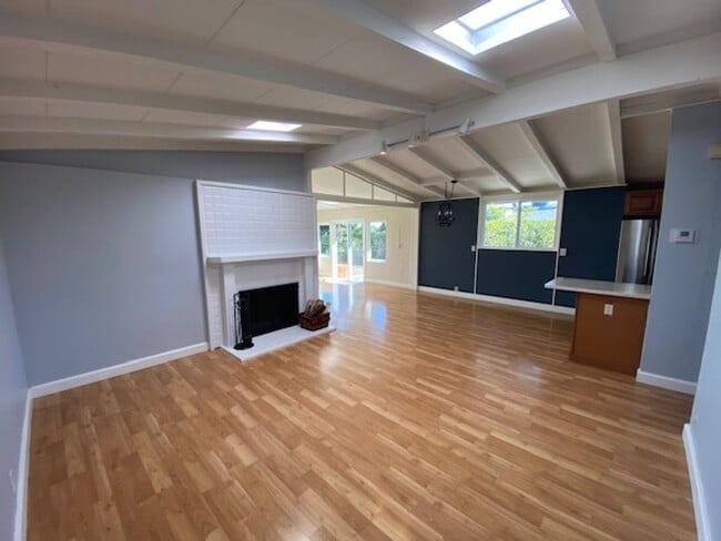 Building Photo - Pacific Grove Mid-Century Modern style home