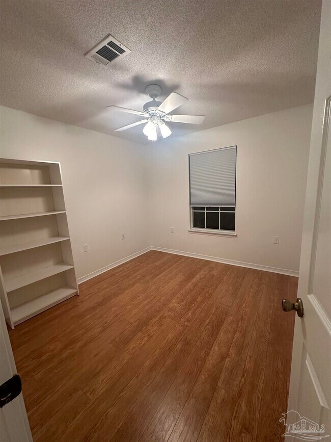 Building Photo - 808 Wickwood Cir