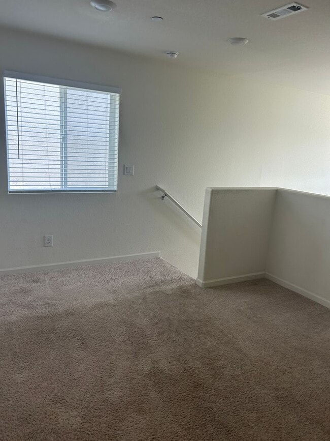 Building Photo - Beautiful Natomas Home
