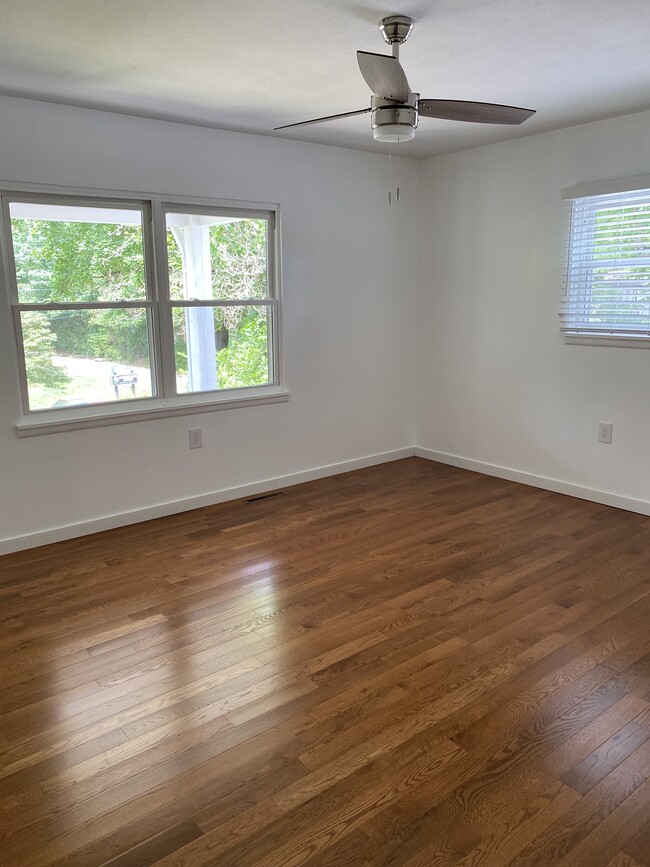 Building Photo - 6 Dogwood Ct