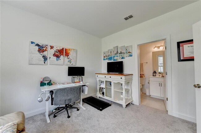 Building Photo - 522 Healy Dr