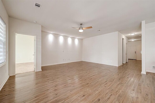 Building Photo - 1017 White Birch Ln