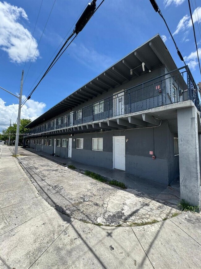 Primary Photo - 485 SW 4th Ave