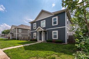 Building Photo - 807 South Ave