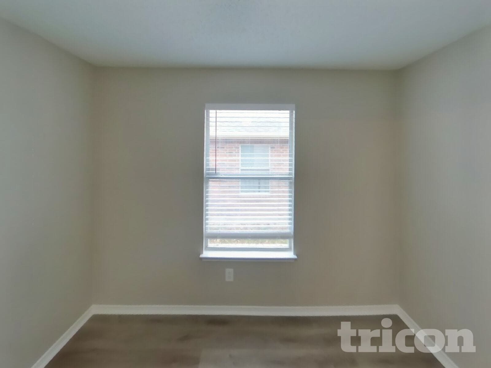 Building Photo - 425 Longshore Dr