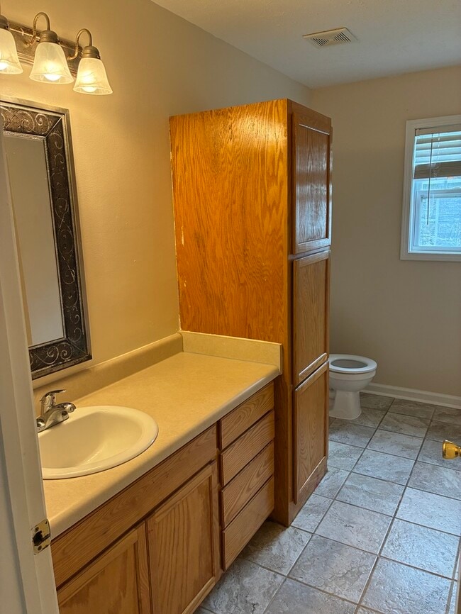 Building Photo - Beautiful 3/1 House in Bay St. Louis