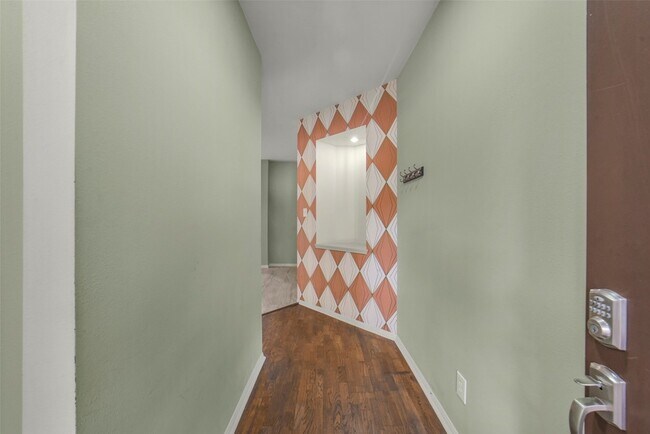 Building Photo - 14606 Vaughnville Dr