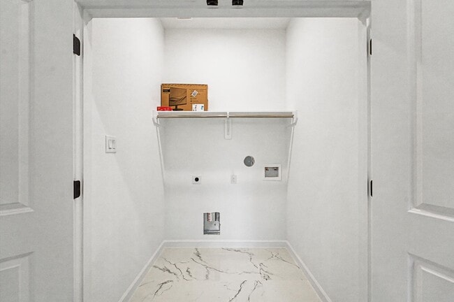 Building Photo - 5034 Pershing St