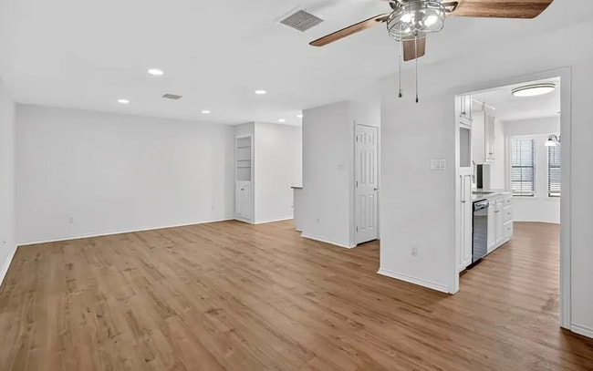 Building Photo - 3220 Preston Dr