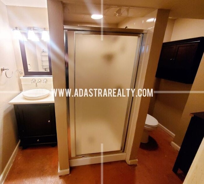 Building Photo - Beautiful Brookside Duplex-Available NOW!!