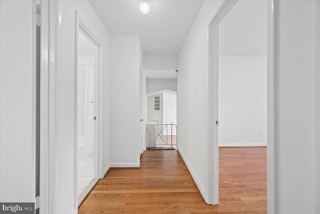 Building Photo - 9202 Wilmett Ct