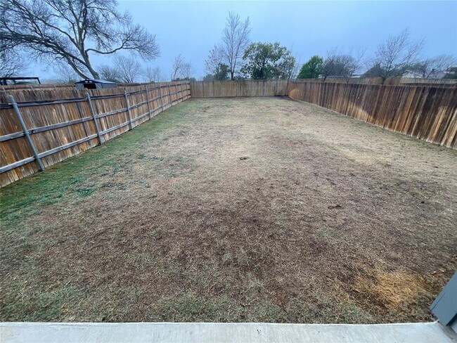 Building Photo - 7601 Albany Dr