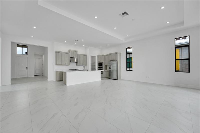 Building Photo - 13920 Vivant Dr