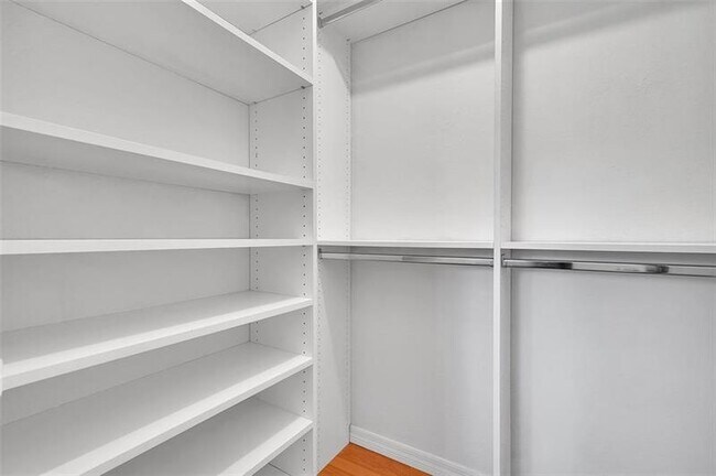 Building Photo - 2020 NE 56th St