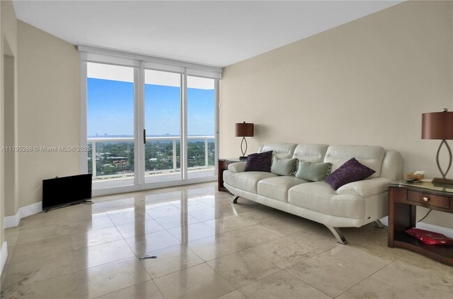 Building Photo - 4775 Collins Ave