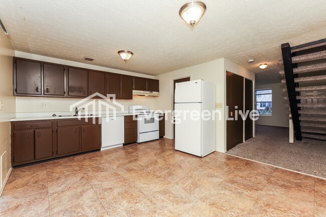 Building Photo - 7737 Mt Hood