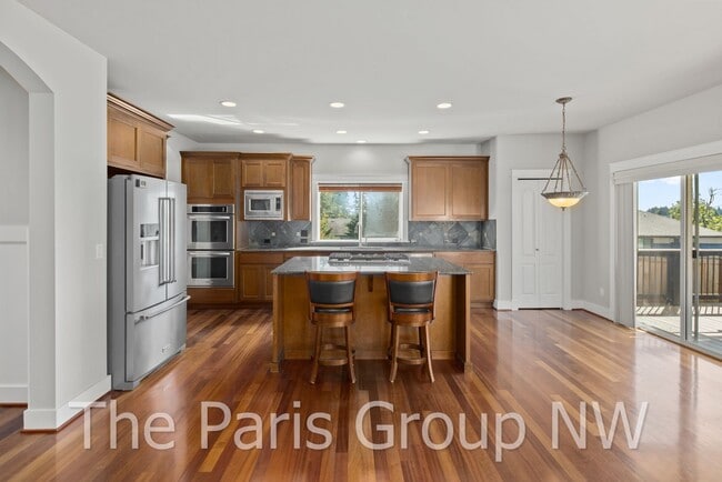 Building Photo - Stunning 3438sf Newcastle Craftsman Near T...
