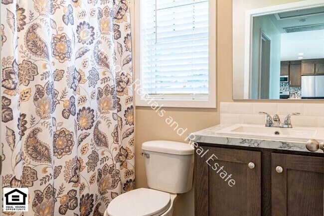 Building Photo - 3420 S 1075 E