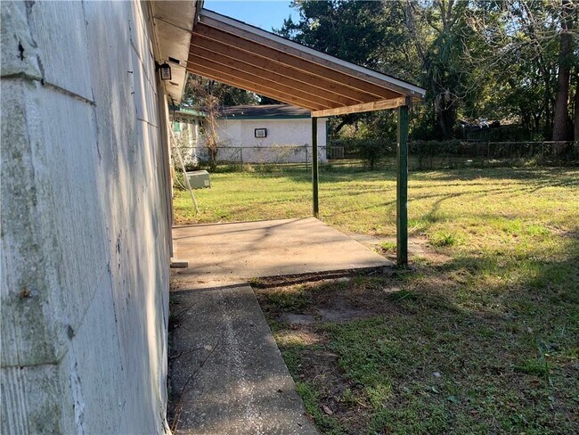 Building Photo - 126 Yorktown Dr