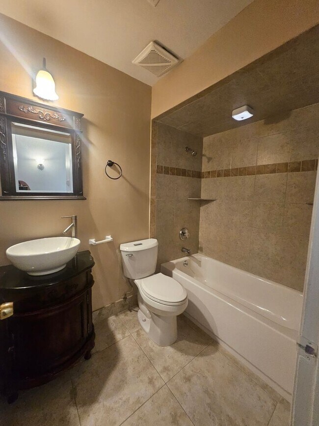 Building Photo - Single Family Home in Port Charlotte