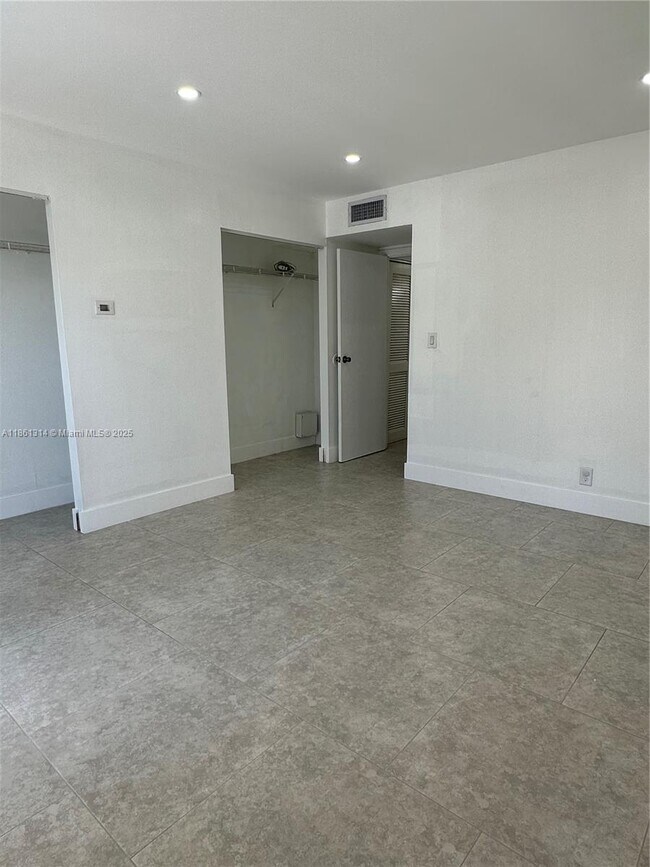 Building Photo - 17901 NW 68th Ave