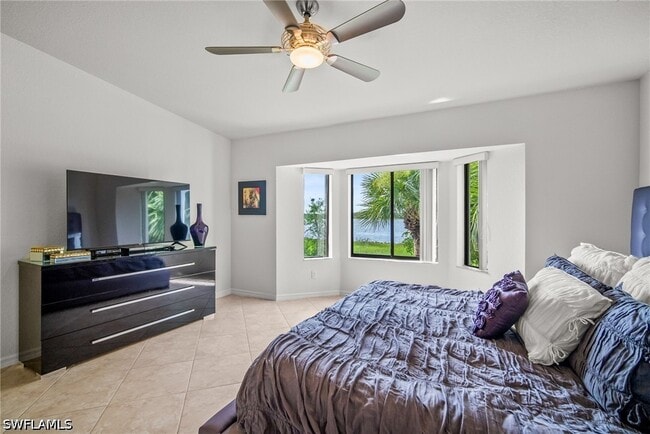Building Photo - 10020 Siesta Bay Dr