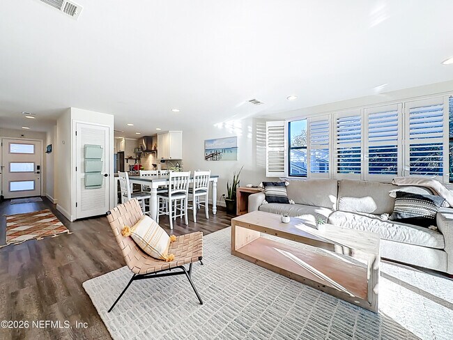 Building Photo - 2009 Seminole Rd