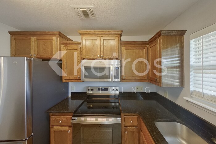 Building Photo - 4506 S Roberts St
