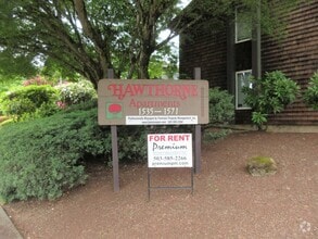 Building Photo - One Bedroom Apartment Close to Downtown