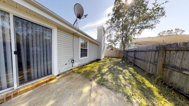 Building Photo - 1922 Heartland Dr